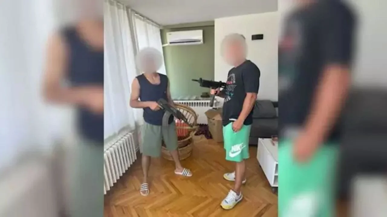 Sosyal medyada silahlı paylaşıma 3 tutuklama