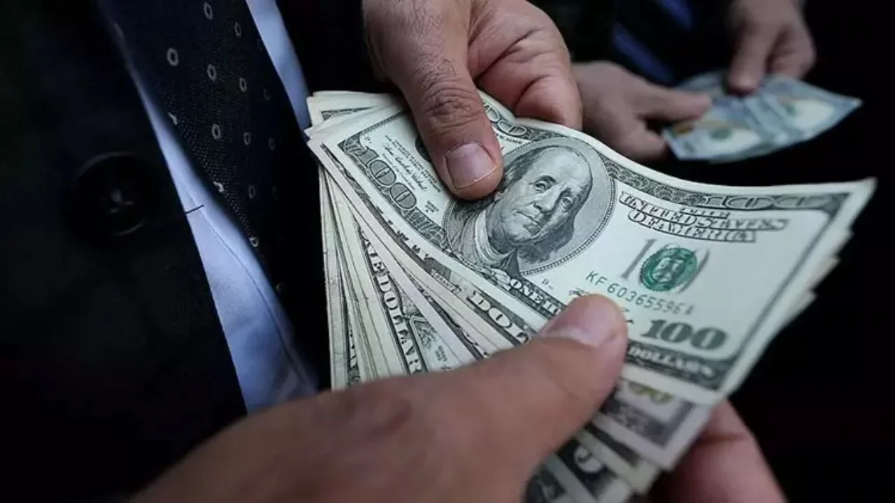 Trump'ın gümrük tarifeleri Doları salladı: Küresel ekonomi çöküşün eşiğinde!
