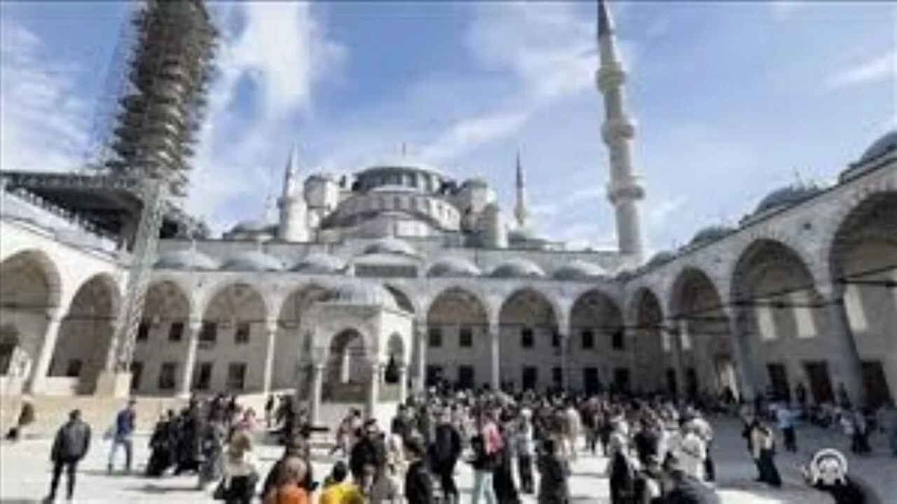 Turistik mekanlar ve sahil kesimlerinde, bayram tatili yoğunluğu yaşanıyor