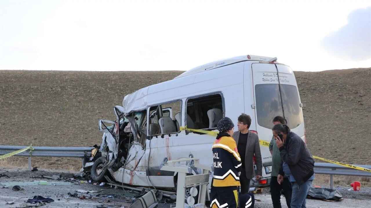 Van'daki kazada ölü sayısı 8'e çıktı