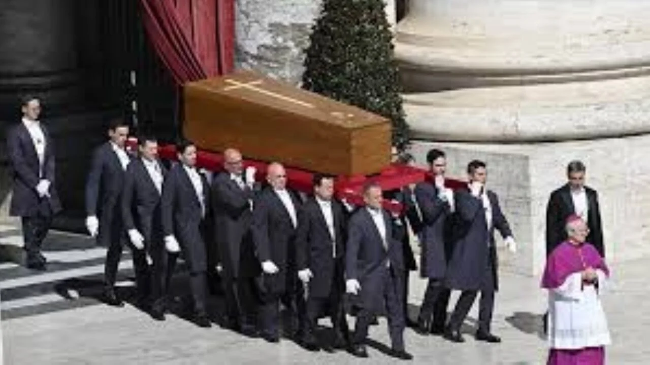 Vatikan'da Papa Franciscus için cenaze töreni düzenlendi