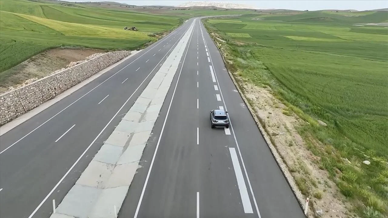 Asfaltta Türk Marşı: Türkiye'de ilk kez melodili yol devrede