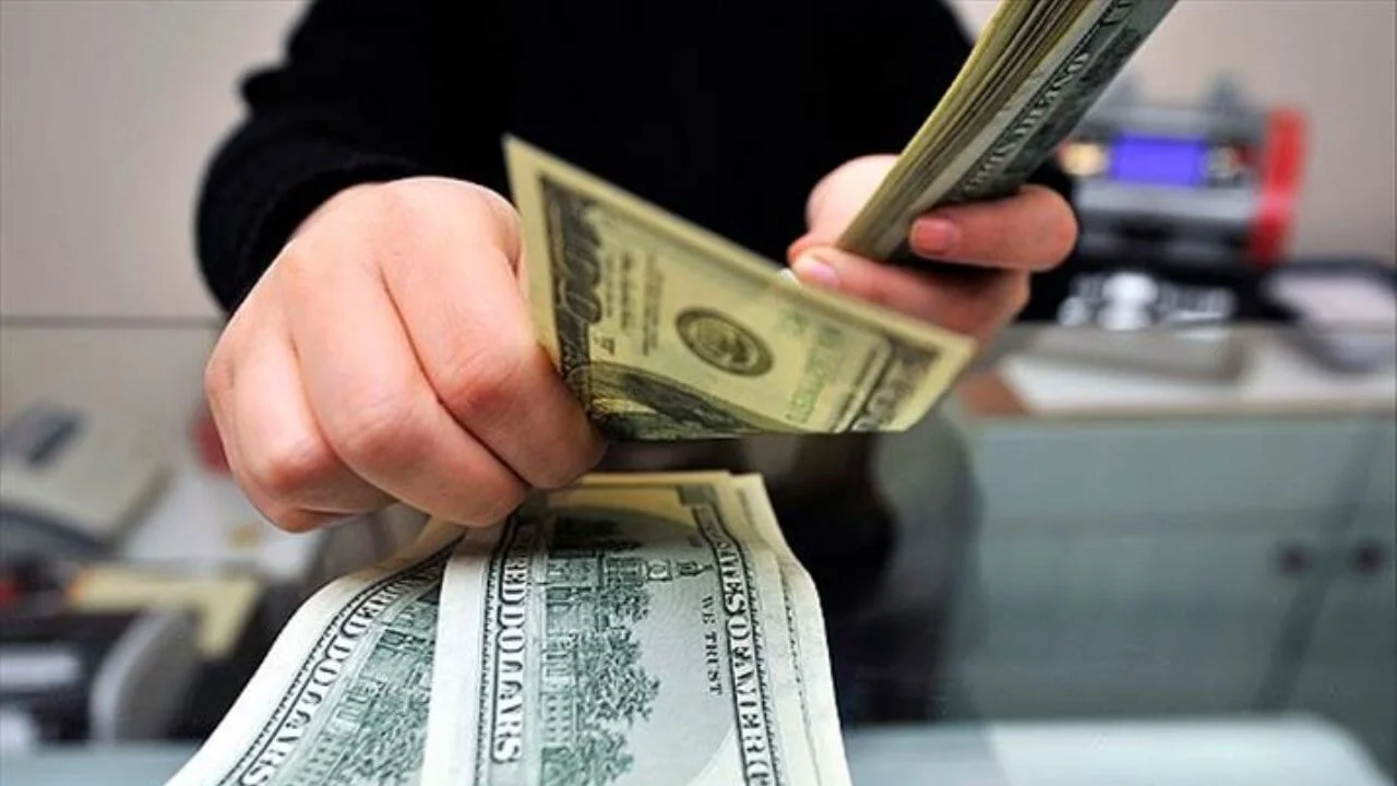 Dolar ve avro güne sert yükselişle başladı!