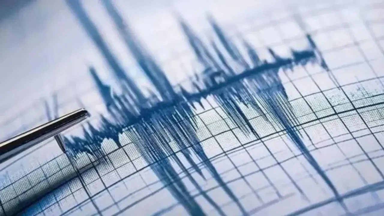 Ege'de 6,2 büyüklüğünde şiddetli deprem!