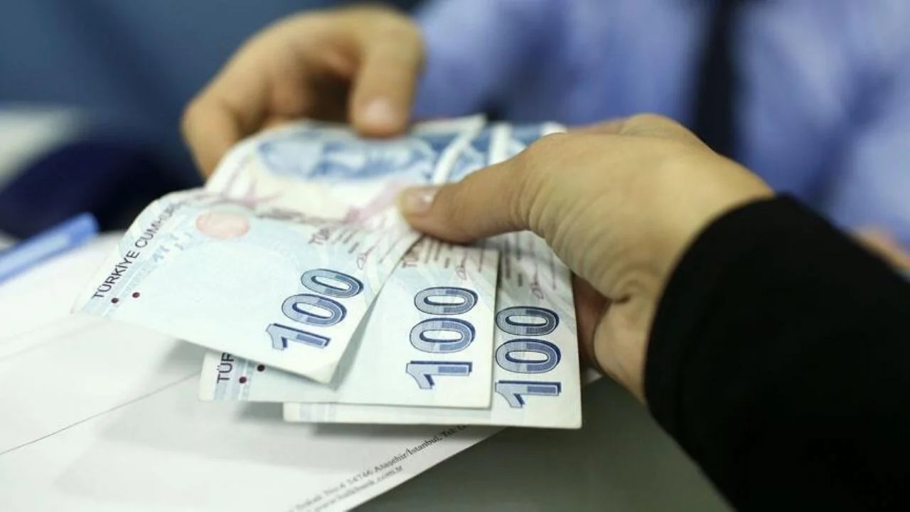 Emekliye bayram müjdesi: İkramiye ödeme tarihleri belli oldu