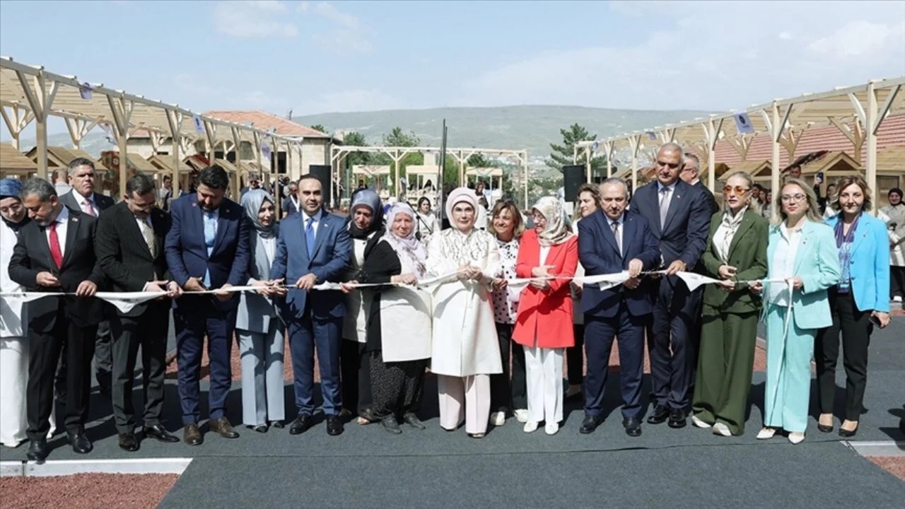 Emine Erdoğan, 'Anadoludakiler Kapadokya Pazarı' açılış programına katıldı