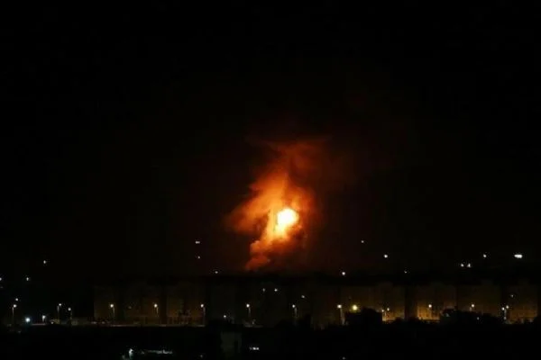 İsrail'den Suriye'ye bomba yağdırdı
