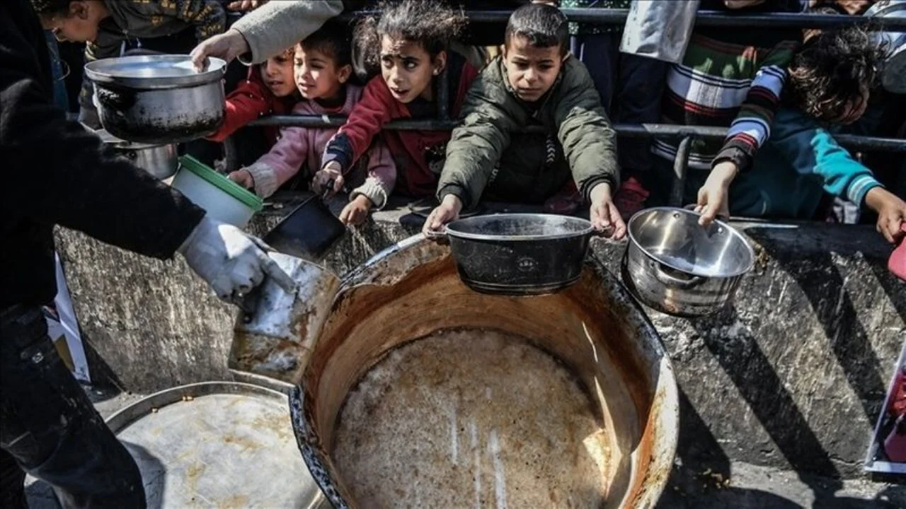 İsrail'in Gazze'deki savaş suçları! Gıda ve insani yardımlar hedef alındı