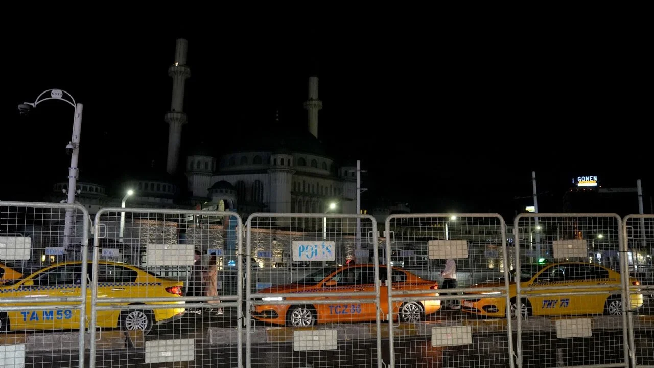 İstanbul kilitlendi! 1 Mayıs'ta Taksim ve metrolar kapatıldı