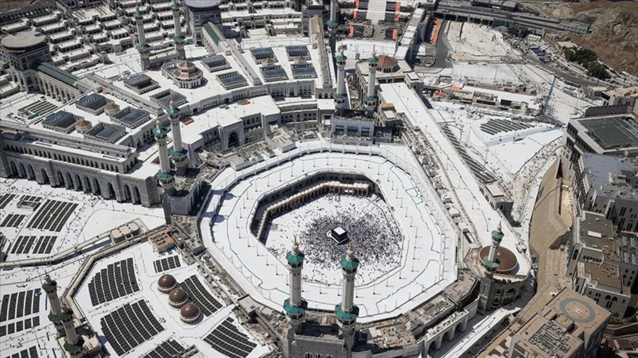 Kabe, 601 metrelik Kraliyet Saat Kulesi'nden görüntülendi