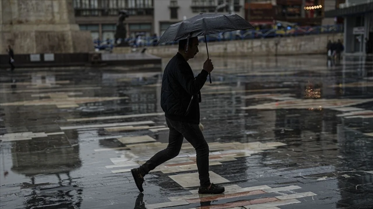 Kuvvetli sağanak yolda! Meteoroloji 7 il için sel ve yıldırım uyarısı yaptı