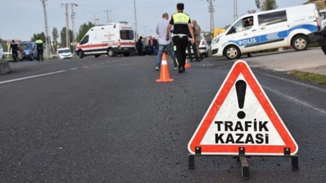 Pamukkale'de korkunç çarpışma: İki motosiklet kafa kafaya çarpıştı! Arda Aldaş kurtarılamadı