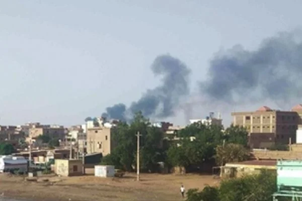 Port Sudan'da hava üssüne İHA saldırısı! Uçak seferleri askıya alındı