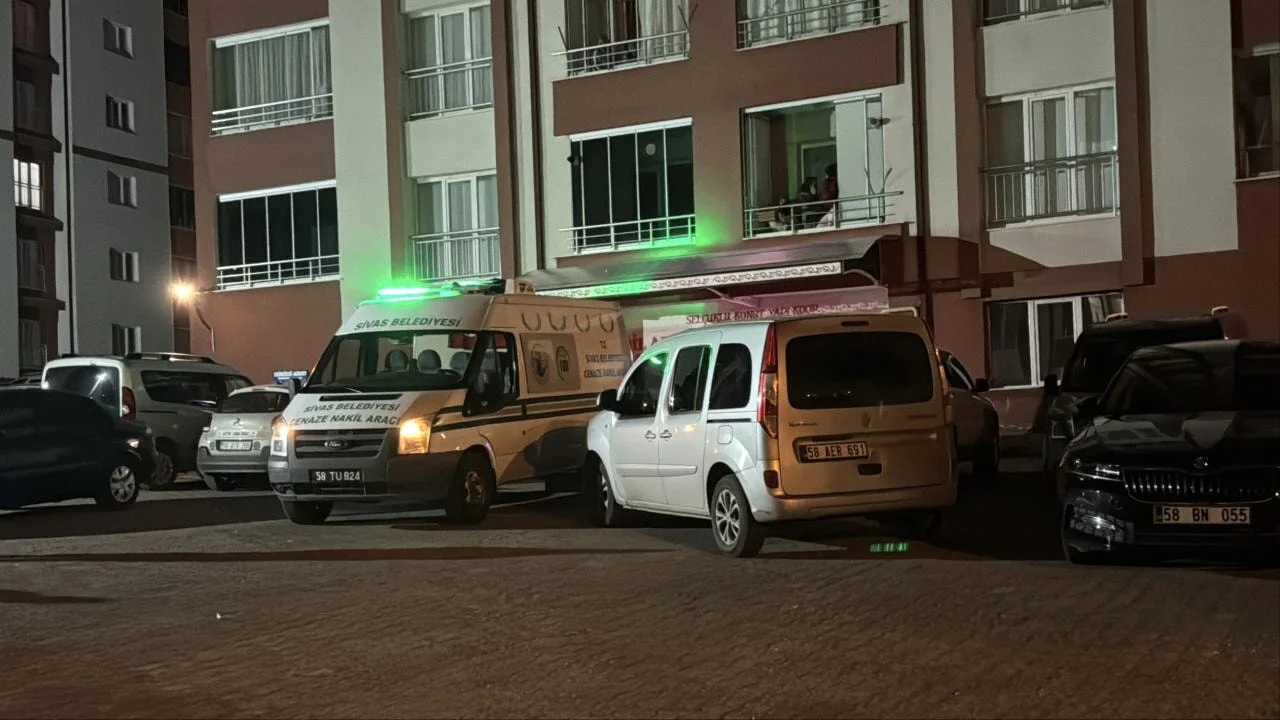 Sivas'ta vahşet! İki kardeşin evlerinde boğazları kesilmiş