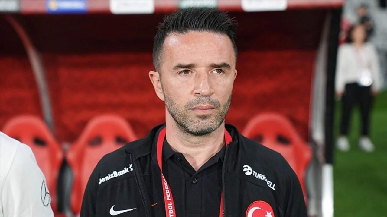 Şok ayrılık! Gönül, Ümit Milli Takım'daki görevini bıraktı