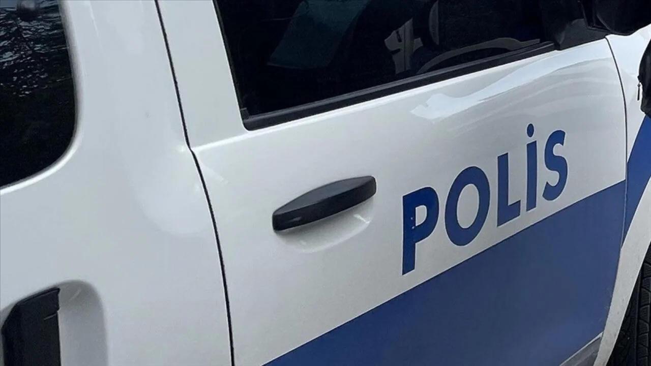 Taksi durağında kanlı pusu: Taksiden inemeden bıçaklandı