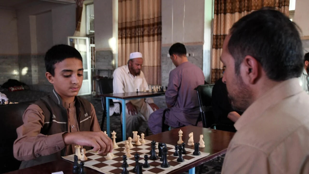Taliban'dan satranç yasağı