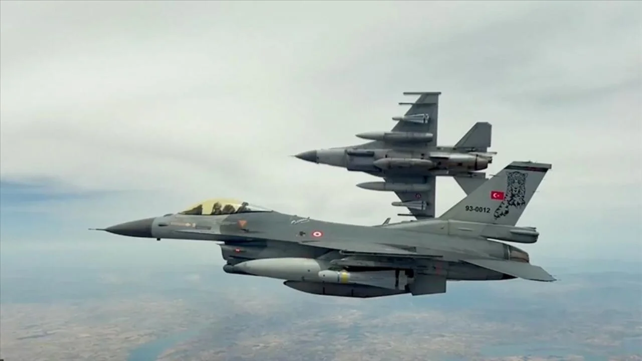 Türkiye'den caydırıcı mesaj: Eş zamanlı füze tatbikatı nefes kesti