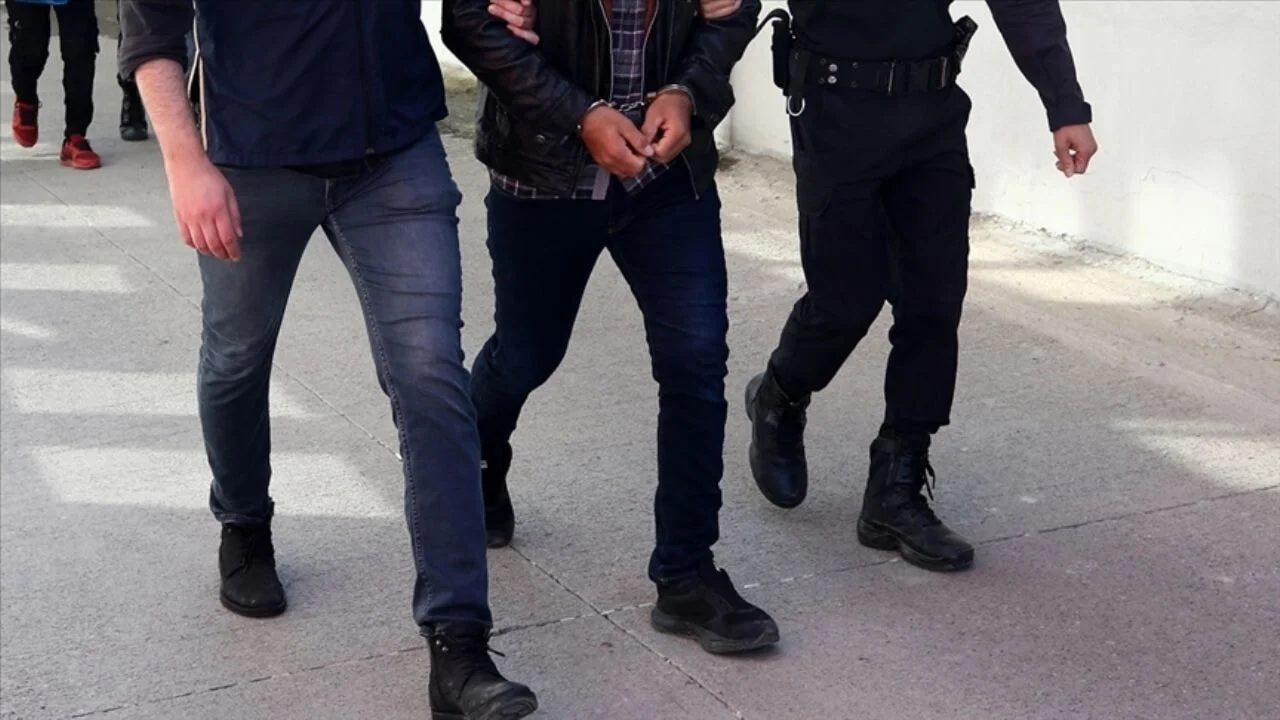 7 ilde 'askeri ve siyasi casusluk' operasyonu: 10 gözaltı