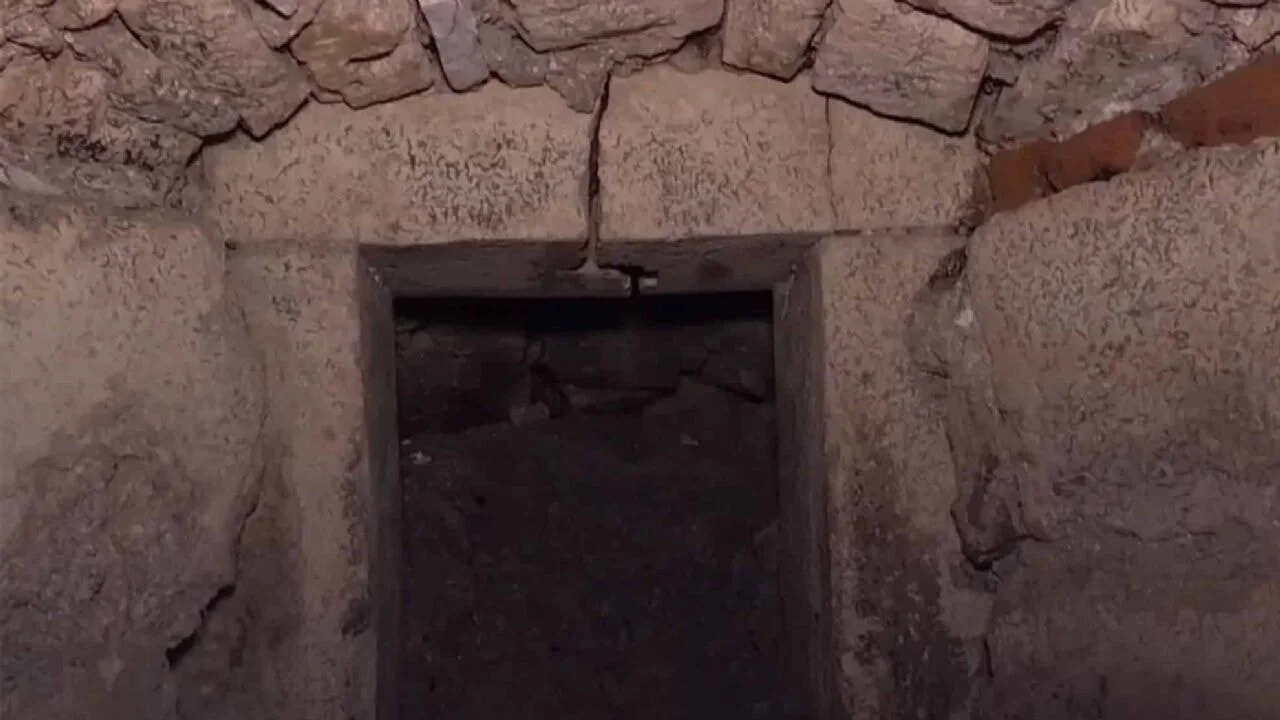 800 yıllık kalenin 300 yıldır kayıp olan odası bulundu