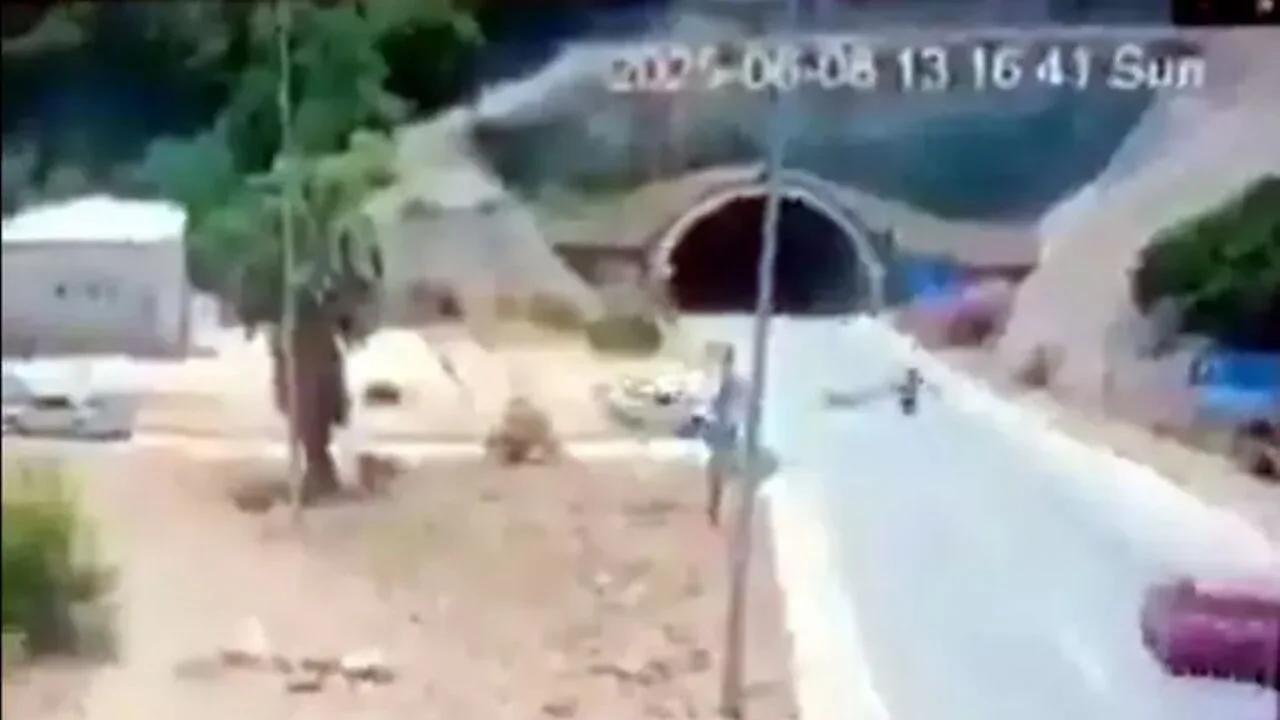 Antalya'da trafik faciası: Tünel girişinde 6 kişilik kaza