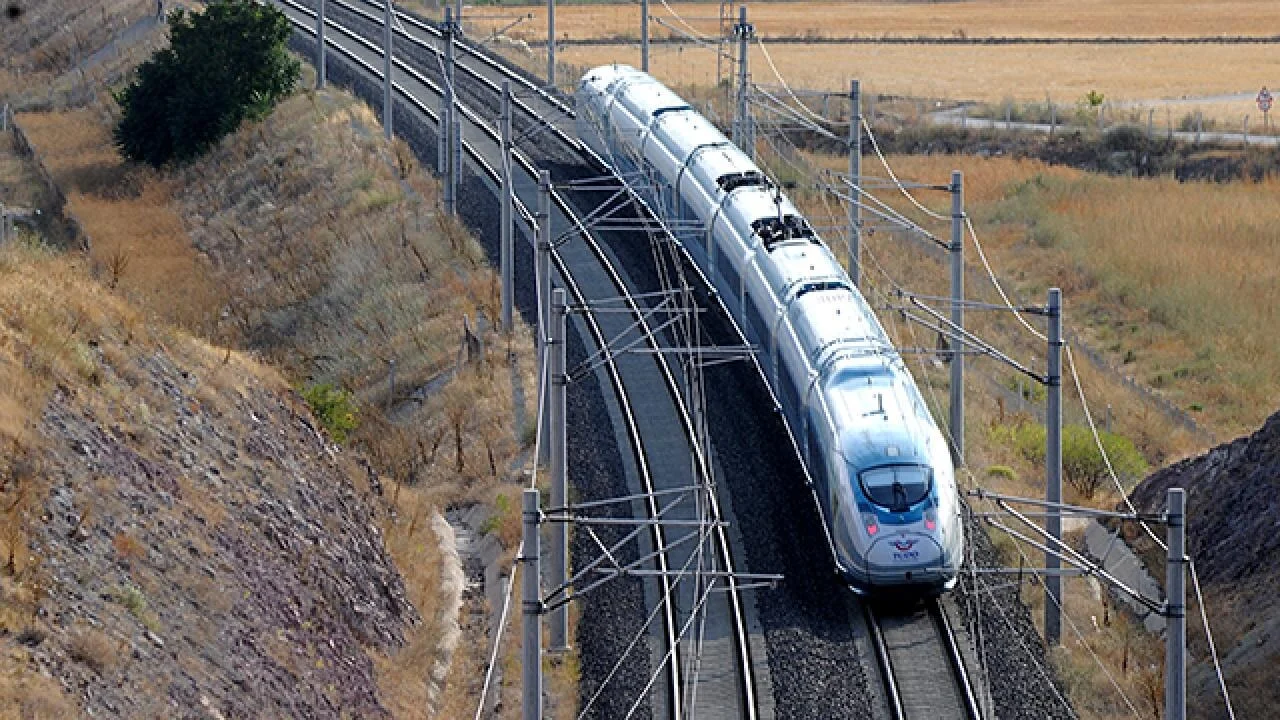 Bakan Uraloğlu: Ankara-Samsun 2,5 saate inecek