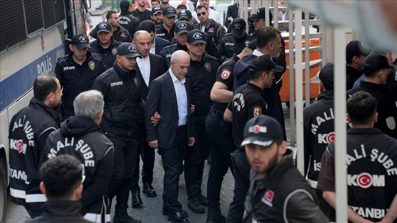 Belediye başkanlarına rüşvetten tutuklama! CHP'li yöneticiler gözaltında