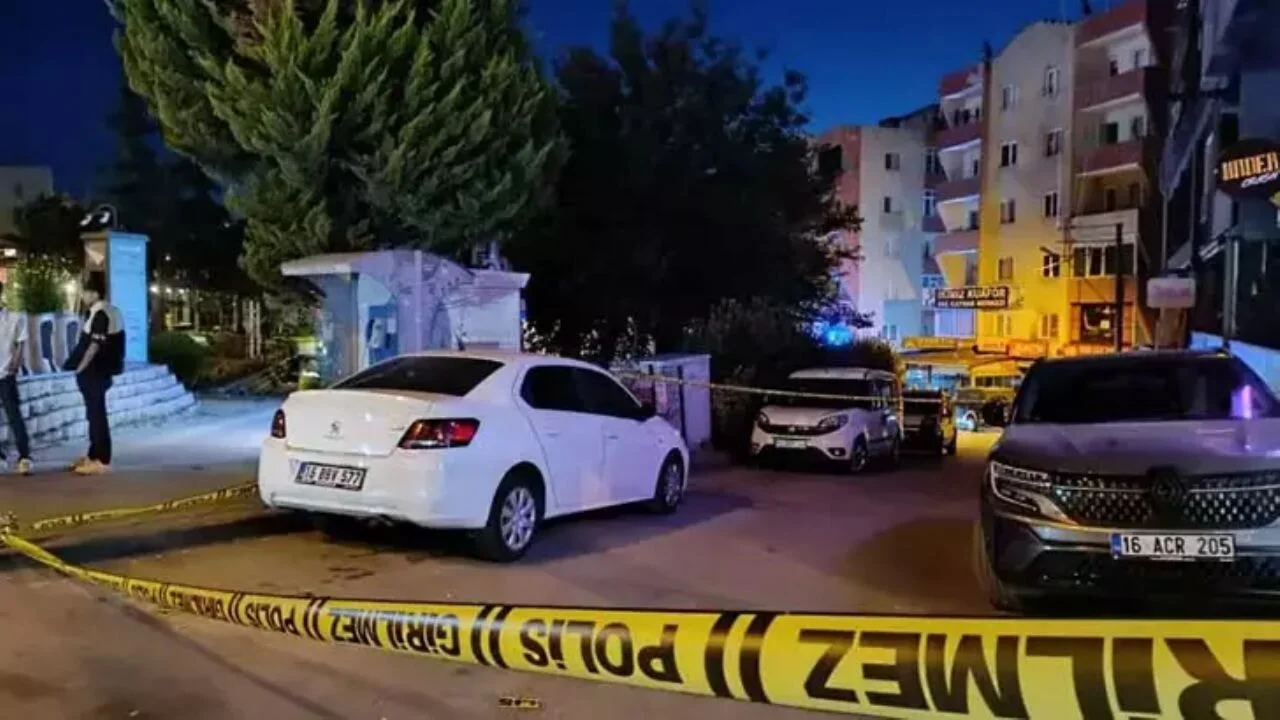 Bursa Nilüfer'de park halindeki otomobile silahlı saldırı