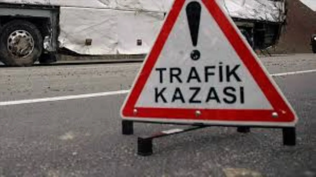 Denizli'de feci kaza! Otomobil devrildi