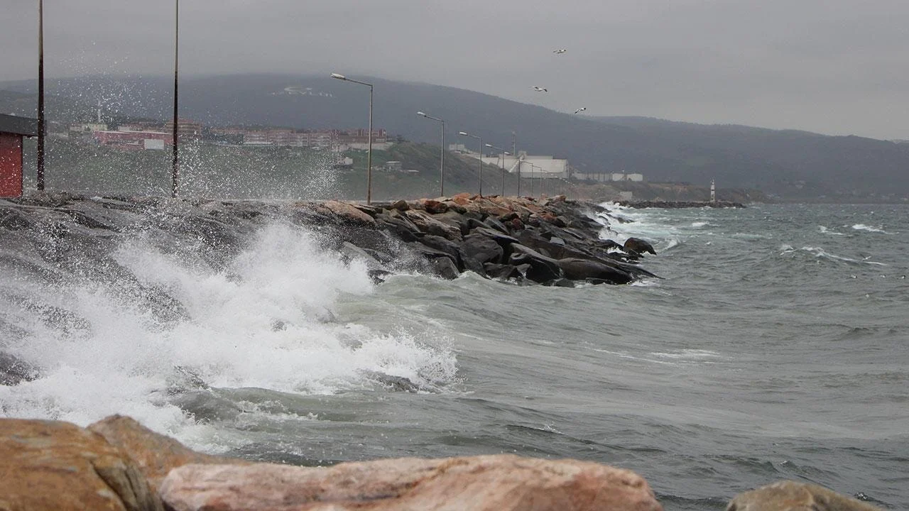 Ege ve Marmara'da fırtına alarmı: 9 il için sarı meteorolojik uyarı!