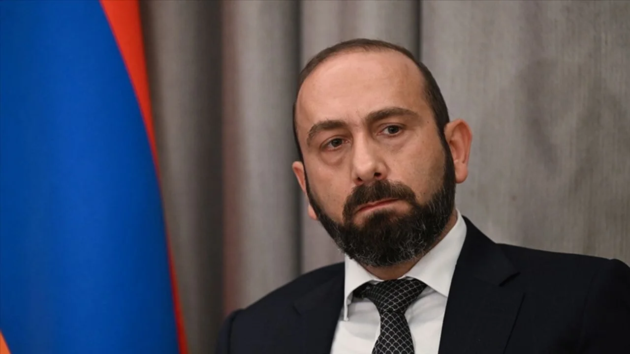 Ermenistan'dan Rusya'ya uyarı: 'İç işlerimize karışmayın'
