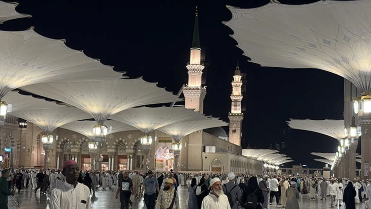 Hacılar, Hazreti Muhammed'in nuruyla aydınlanmış şehir Medine'de