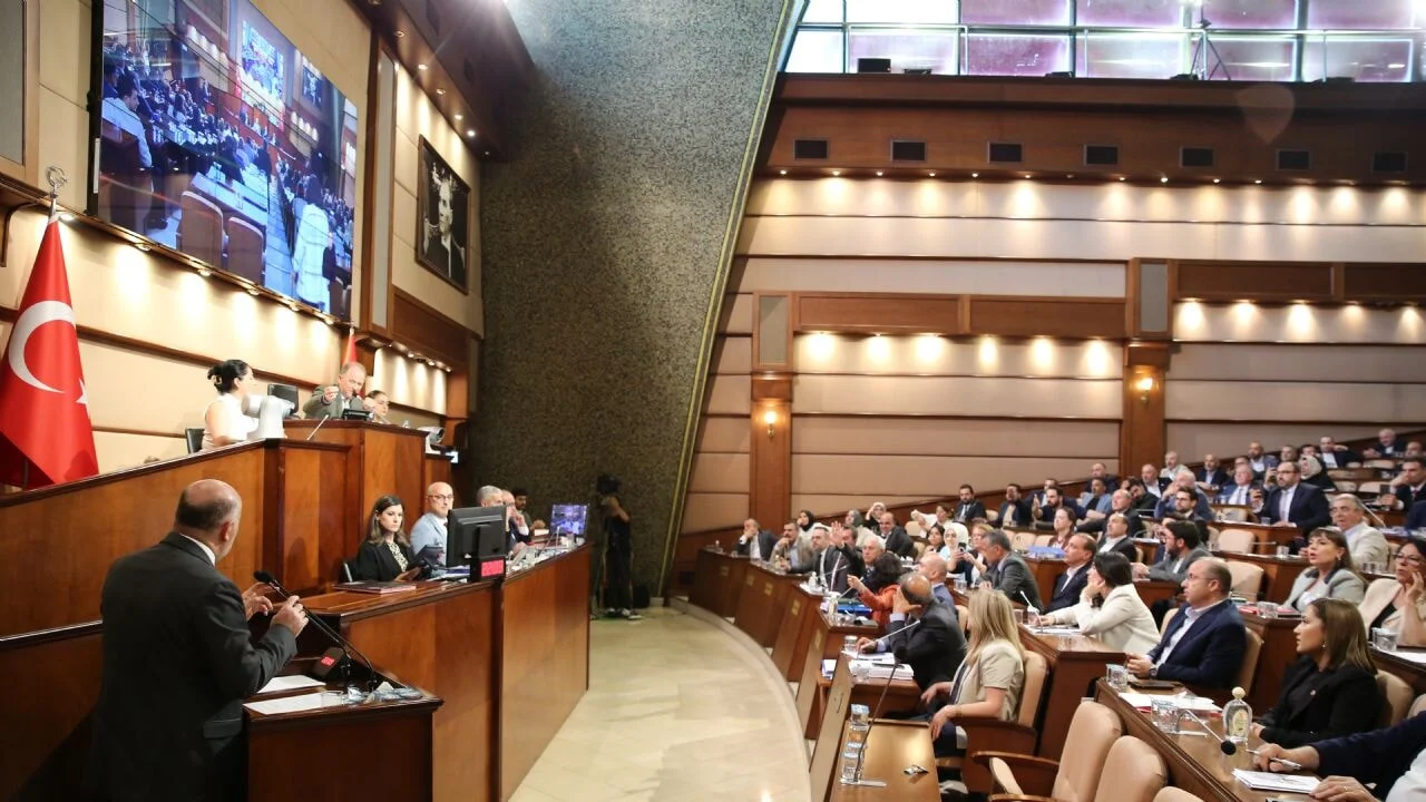 İBB Meclisi'nde tartışmalı karar: Kreş ve yurtlara dev zam