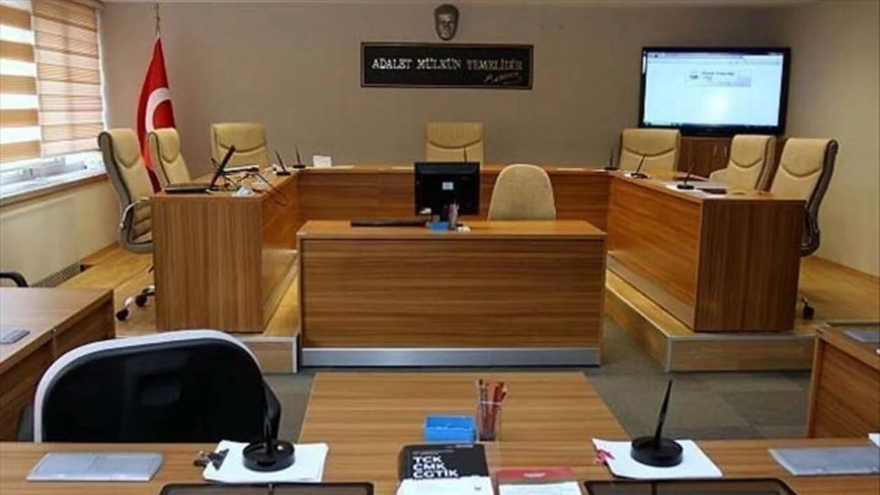 İBB soruşturması: İki itirafçı tahliye edildi
