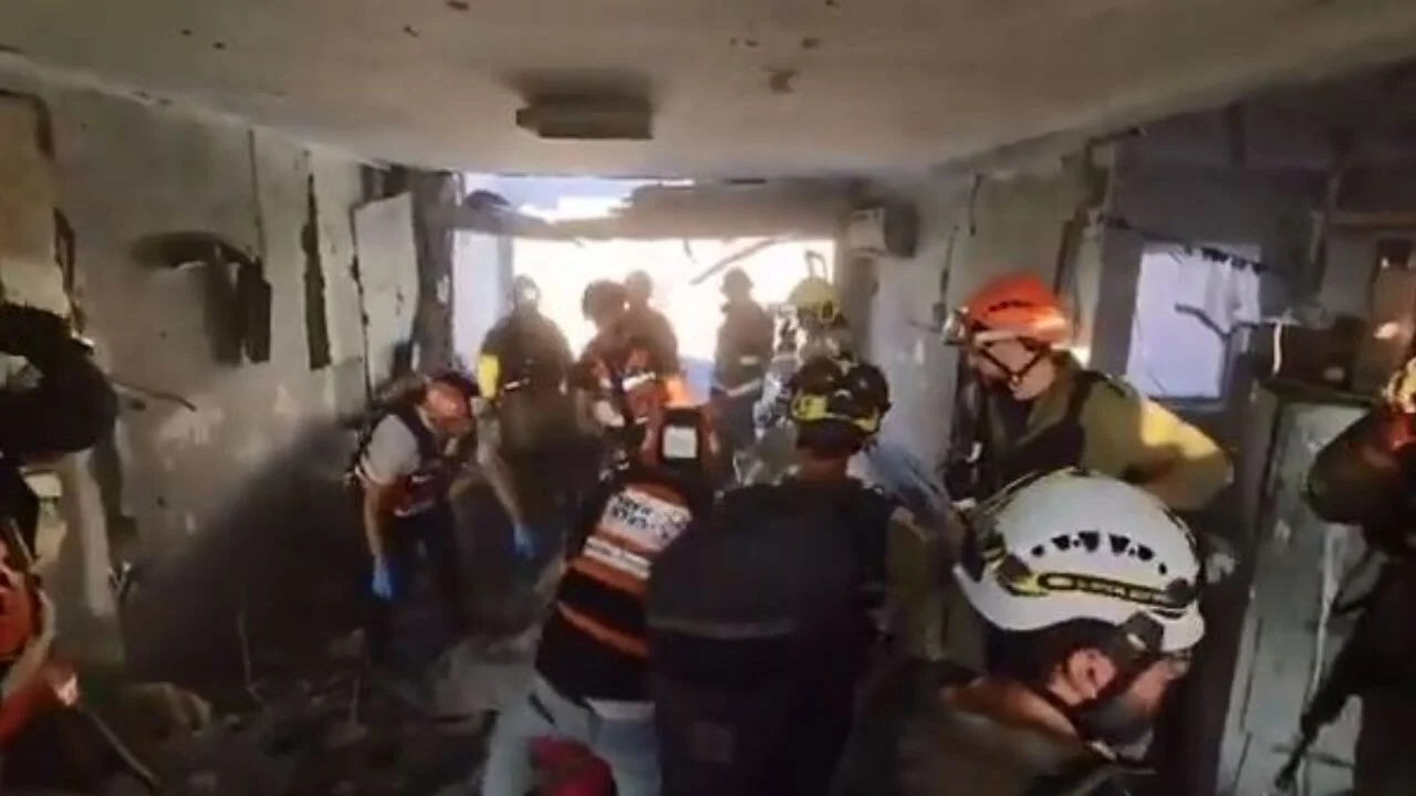 İran'dan ateşkes öncesi Beerşeba'ya füze saldırısı: En az 4 ölü