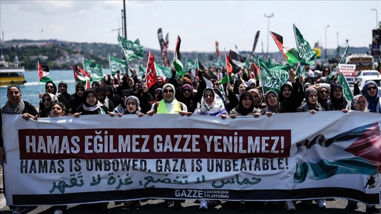 İstanbul'da Gazze için binler yürüdü: Refah Kapısı açılsın