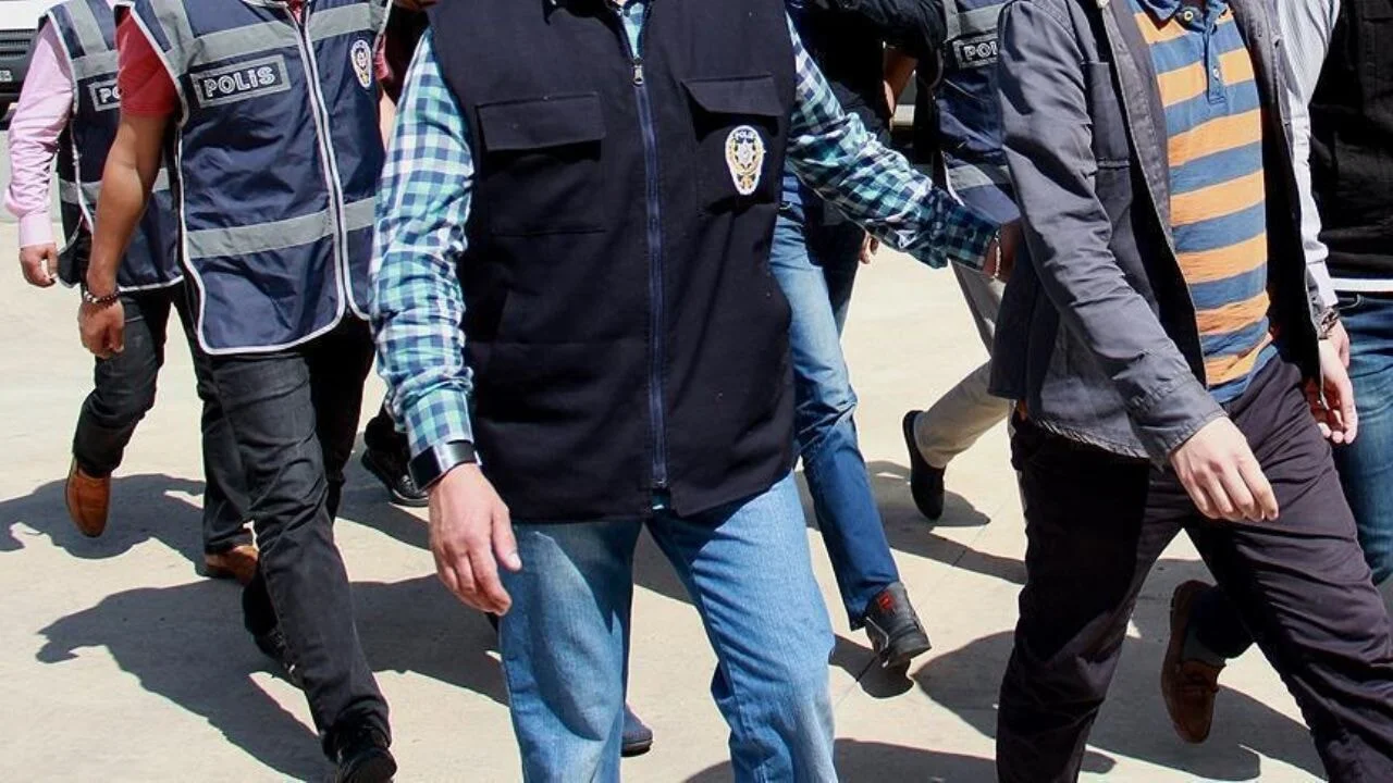 İstanbul'da suç örgütü operasyonu: 20 zanlı tutuklandı