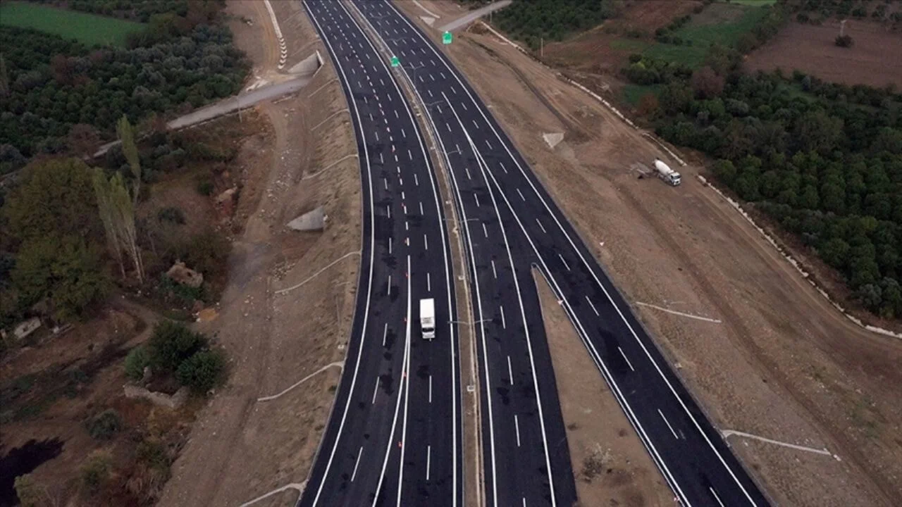 Kurban Bayramı tatilinde otoyollarda ücretsiz geçiş ve kritik yol çalışmaları