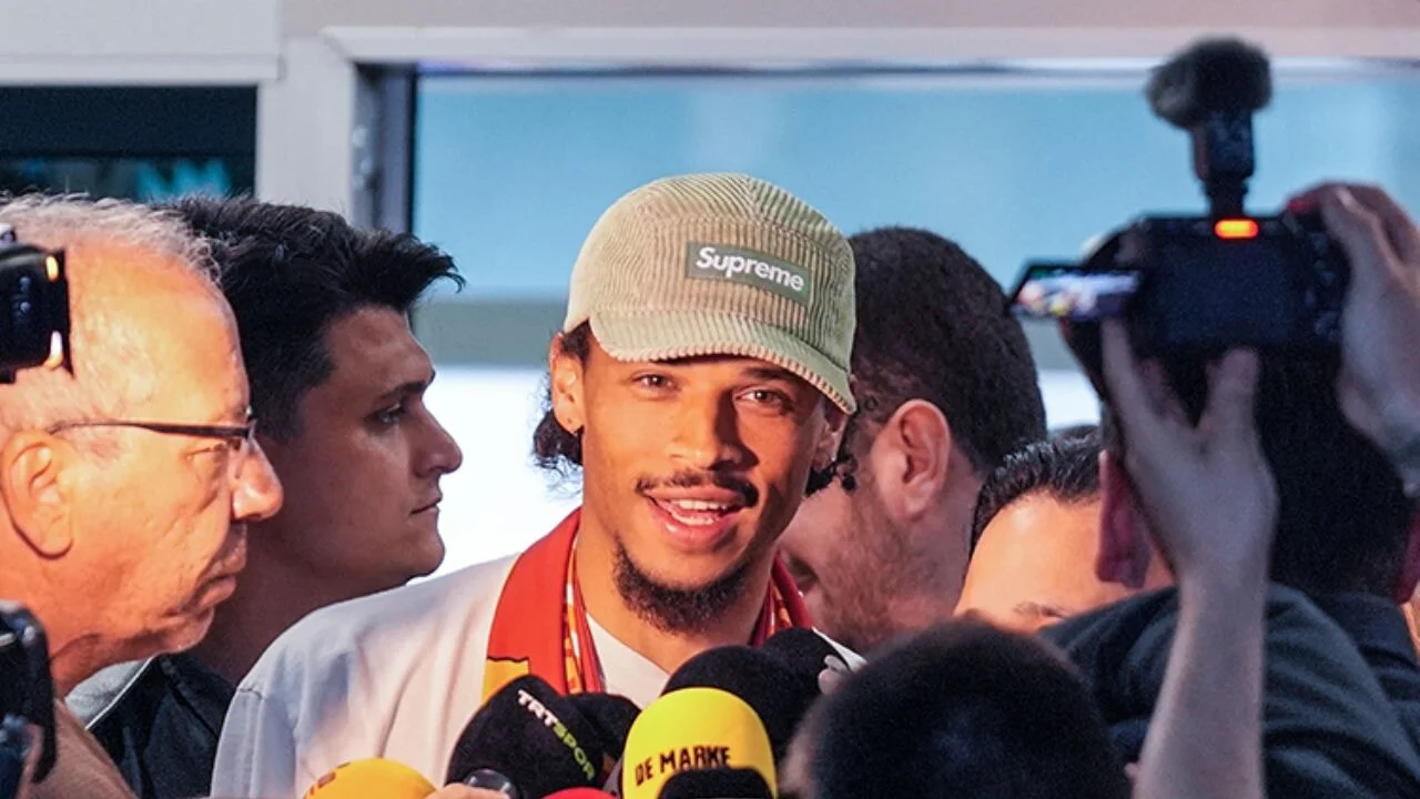 Leroy Sane, Galatasaray için İstanbul'da... Sane ve kulüpten açıklama