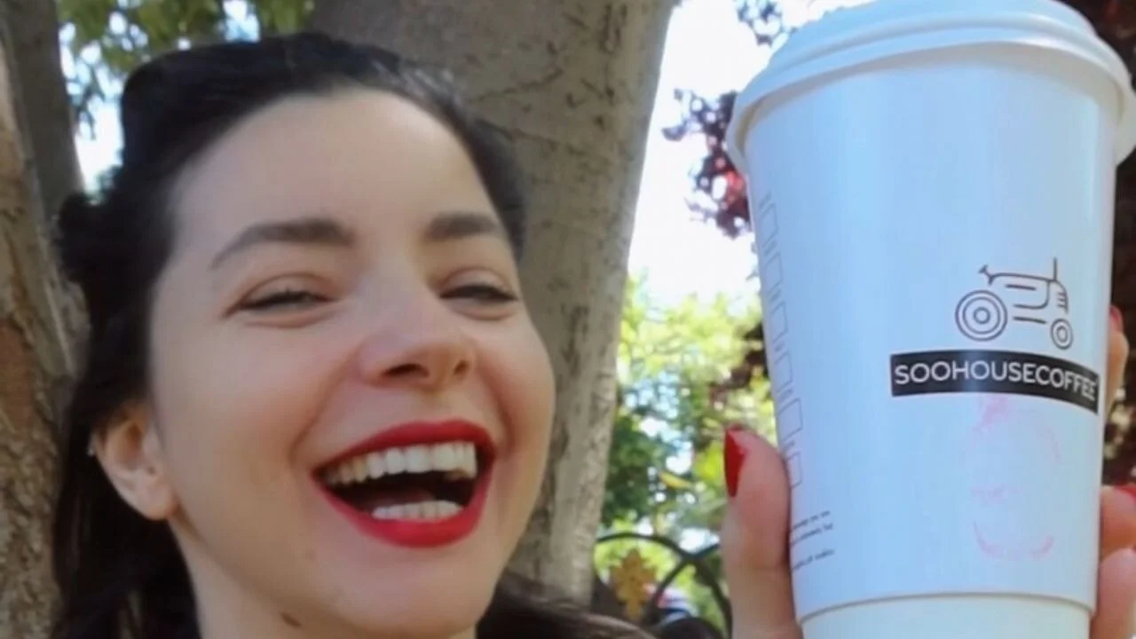 Merve Boluğur Ünlü Kahve Markası SooHouse Coffee'nin Reklam Yüzü Oldu
