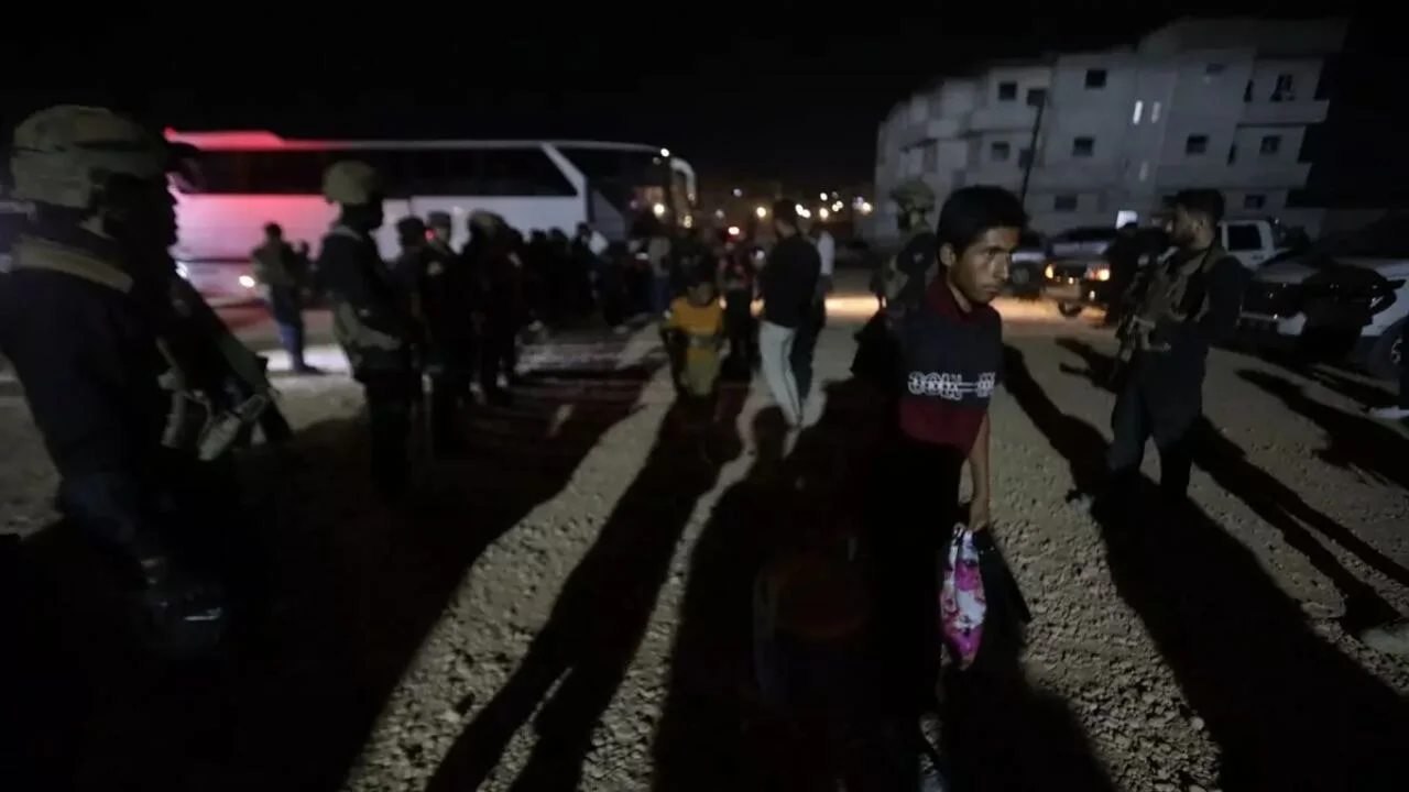 PKK/YPG işgalinden kurtarılan hol kampı'ndan ilk tahliye operasyonu başladı