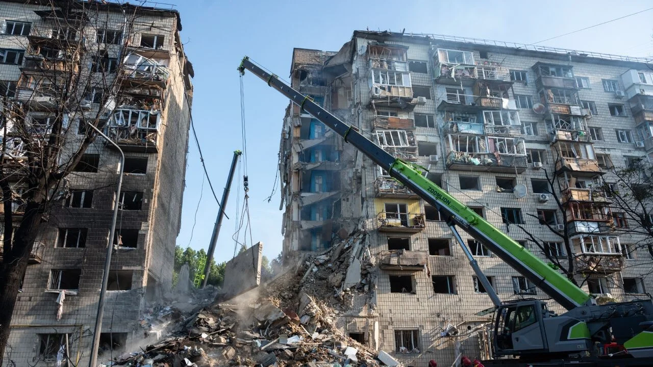 Rusya'nın saldırısı sonrası Kiev harabeye döndü