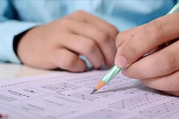 Sınav heyecanı başladı! 1 milyon öğrenci LGS'de ter dökecek