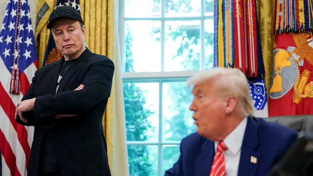 Trump, Elon Musk'ın üzerini çizdi