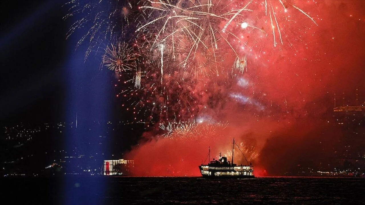 İstanbul'da havai fişek ile meşale yasağı!