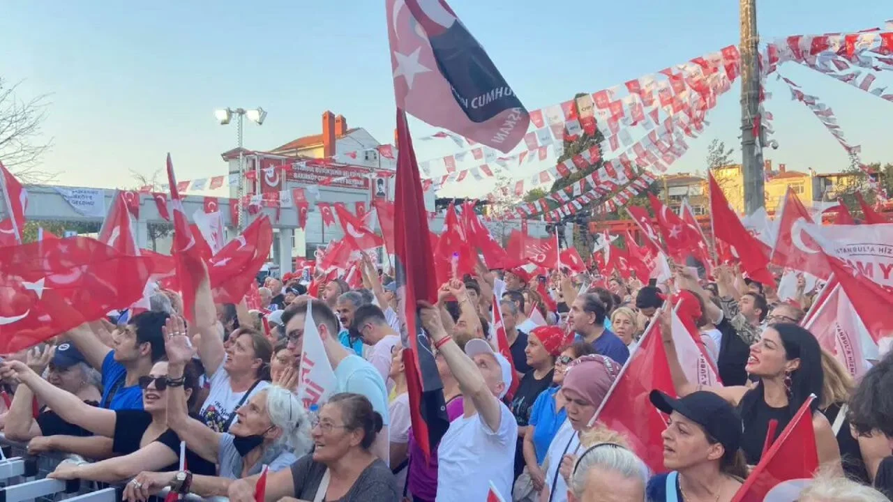 CHP mitingindeki sloganlara soruşturma: 10 gözaltı