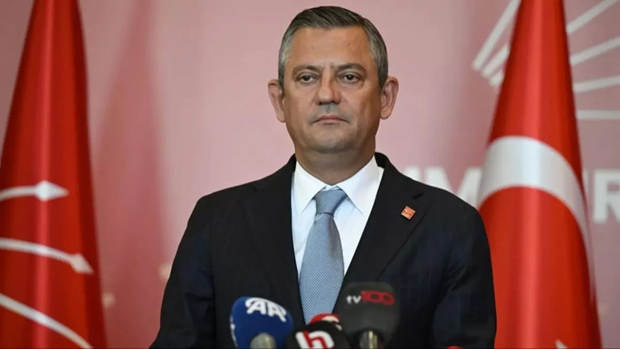 AK Parti ve Cumhurbaşkanlığı'ndan Özel'in sözlerine art arda tepkiler