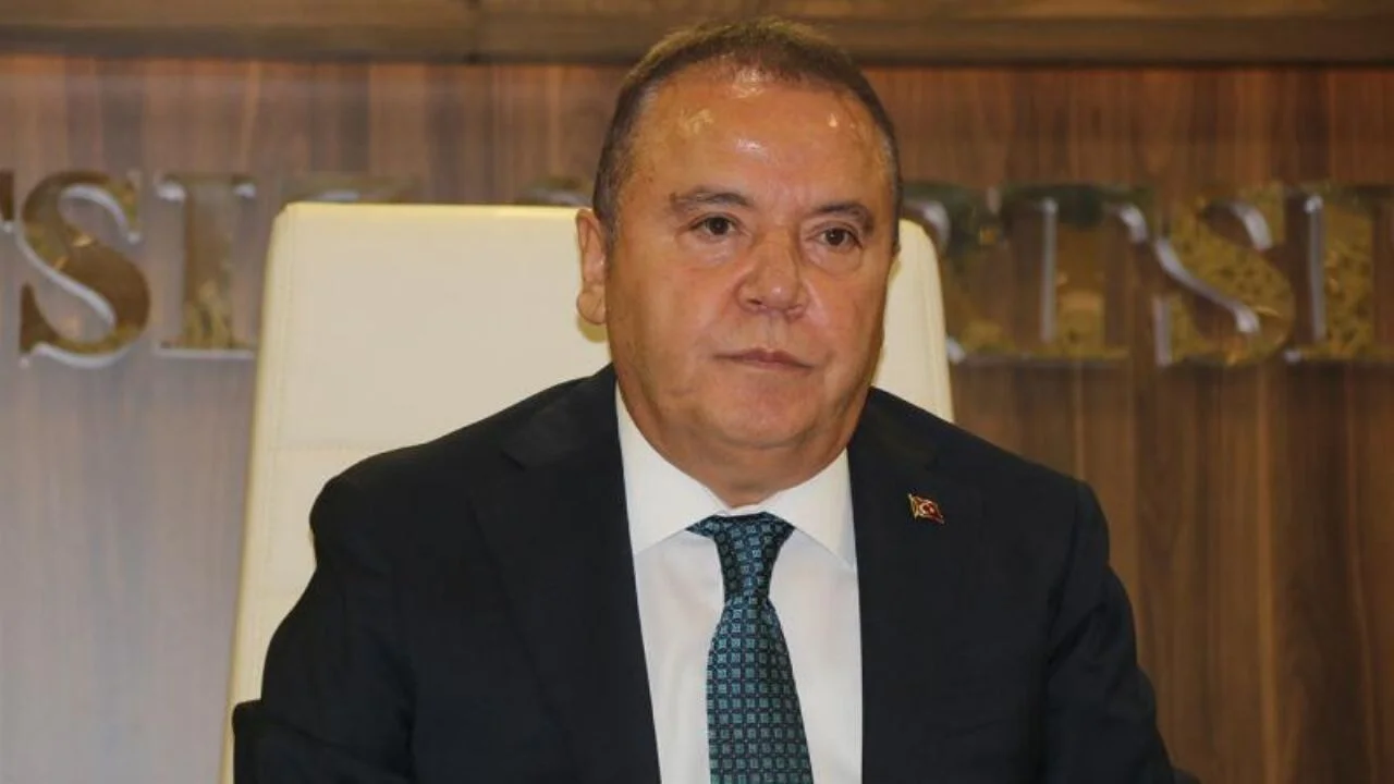 Antalya Büyükşehir Belediye Başkanı Muhittin Böcek tutuklandı