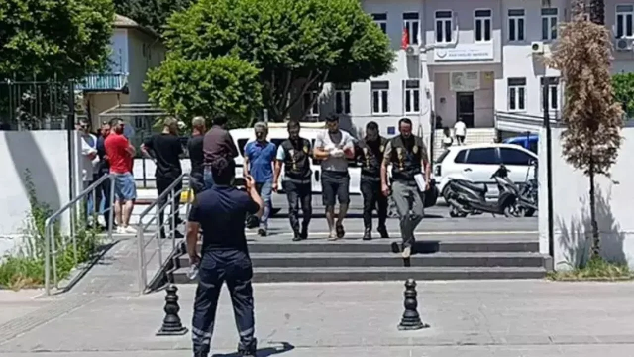 Antalya'da bıçaklı dehşet: Kız kardeşini öldürüp organlarını söktü