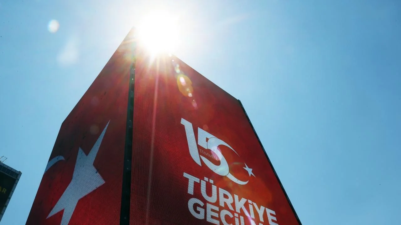 Bakan Kurum'dan 15 Temmuz Demokrasi ve Milli Birlik Günü mesajı